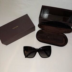Tom Ford Elegant Black Sunglasses